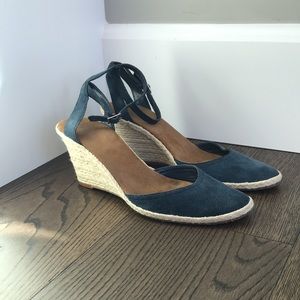 Summer wedges